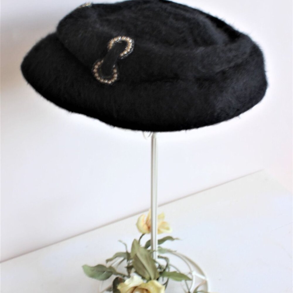 Vintage 1940s Hat, Black Plate Hat with Faux Pearls, Millinery - Picture 10 of 10